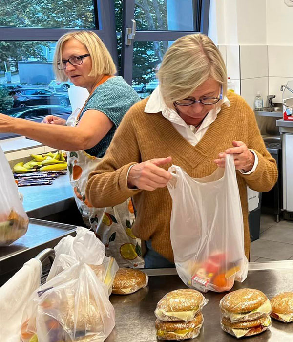 Verpacken der Brötchen