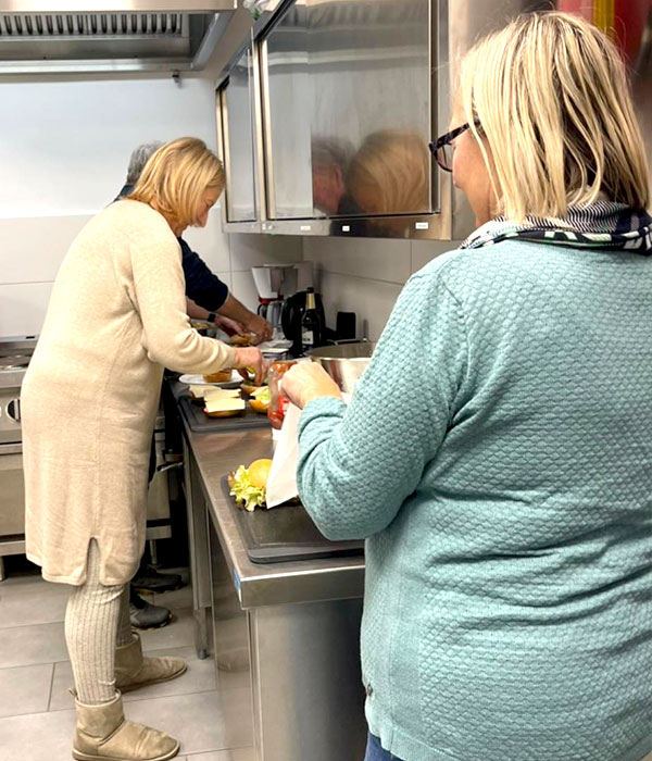 Zubereitung von Essen für Bedürftige