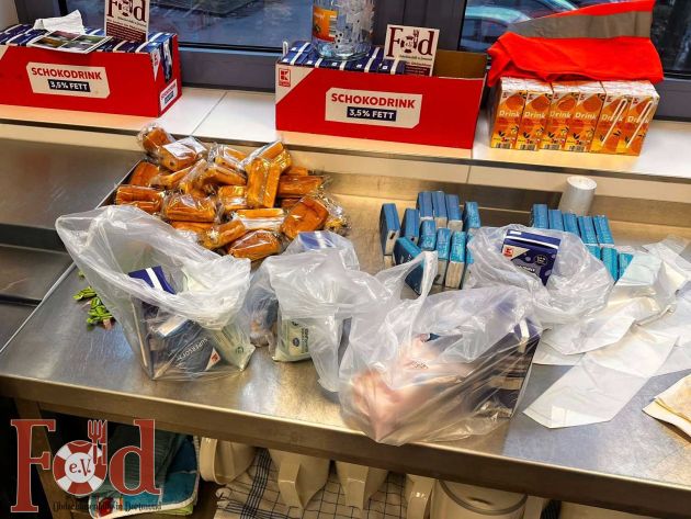 Heute haben wir u.a. warme Suppe an Bedürftige am Dortmunder Hauptbahnhof verteilt